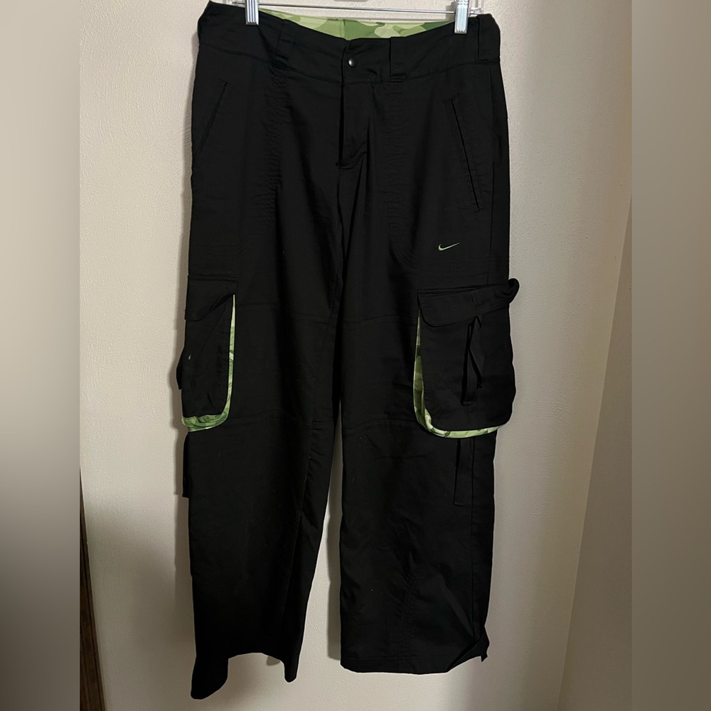 NIKE ACG *Vintage* Early 2000's Gimmick Cargo Nylon Pants Black Green Wms‎ Sz M